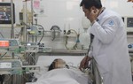 Bé gái 14 tuổi nguy kịch nghi do ngộ độc trà sữa