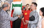 Đỗ Trịnh Hoài Nam tất bật cho show diễn áo dài tại Cannes 2018