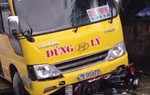 Va chạm với xe khách, chồng tử vong, vợ nguy kịch
