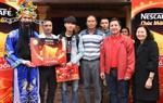 Chí Trung trao tặng giải thưởng căn nhà 1,5 tỷ đồng cho 2 mẹ con
