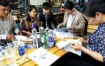 Hà Nội thu hơn 2.000 lít rượu trong ngày đầu ra quân dẹp rượu độc