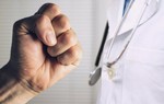 Đề nghị tăng nặng hình thức xử lý tình trạng hành hung bác sĩ tại bệnh viện