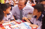 28.000 học sinh thiết kế quà Tết cho người nghèo