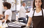 Vì sao giới trẻ Mỹ giảm tìm việc làm thêm mùa hè?