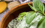 Phục hồi làn da cháy nắng tại nhà bằng bạc hà và sữa chua