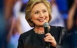 Cánh cửa Nhà Trắng hé mở với bà Hillary?