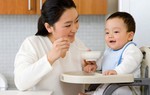 Trẻ mới ăn dặm chỉ cần ngày 2 bữa 