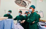 Tạo hình thành công cho bé gái không có hậu môn, teo thực quản