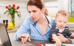 Hơn 100 triệu phụ nữ trên thế giới đang nuôi con một mình