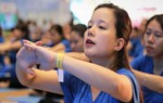 Hà Nội: 500 mẹ bầu tập yoga lập kỷ lục Đông Nam Á