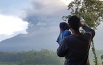 Nhóm du khách Việt Nam may mắn thoát khỏi núi lửa Agung