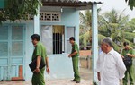 Nghi án chồng giết vợ tại nhà riêng rồi uống thuốc tự tử