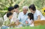 Thi hành Luật Hôn nhân gia đình gắn với hoạt động thiết thực