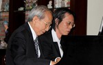 Con trai Nguyễn Ánh 9 chơi đàn tưởng nhớ cha trong ‘Vàng son một thuở’