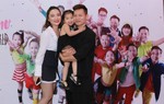 Vợ chồng Thành Big Toe cùng 18 vũ công nhí làm liveshow nhảy múa