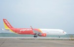 Lập tổ điều tra máy bay VietJet nhầm đường lăn đang đóng tại Tân Sơn Nhất