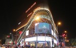 Tưng bừng khai trương Vincom Center Phạm Ngọc Thạch