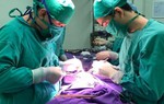 Vừa sinh ra, bé đã bị teo thực quản không thể bú mẹ 