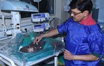 Bé gái 3 ngày tuổi nghi bị chính bố mẹ chôn sống
