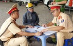 Hà Nội: Phát hiện người phụ nữ vận chuyển 19 khẩu súng tự chế
