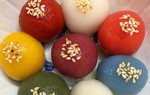 Biến tấu với bánh trôi ngũ sắc nhân chocolate tan chảy đón Tết hàn thực 