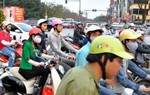 Tranh luận về việc nhường nhịn để không tắc đường