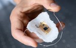 Cảm biến gắn vào miệng giúp điều chỉnh chế độ ăn thừa muối