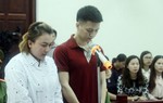 Xét xử bố và mẹ kế bạo hành con trai 10 tuổi: Hơn 11 năm tù cho 2 bị cáo