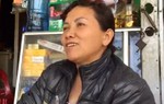 Mẹ đơn thân nuôi hai con tự nguyện viết đơn xin 'thoát nghèo'