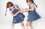 Trẻ thích 'cầm nhầm': Không uốn nắn kịp thời sẽ thành 'bệnh' ăn cắp