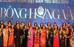 100 nữ doanh nhân được trao cúp Bông hồng Vàng