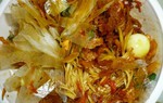 'Nghiền' các món ăn vặt trộn ớt, coi chừng bệnh tim, đột quỵ