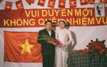 Sốt với bộ ảnh tái hiện lễ cưới Việt Nam suốt 100 năm