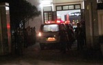Đưa thi thể hai phi công vụ máy bay rơi về Nhà tang lễ Quân khu IV