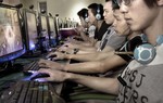 Bố đẩy con 'bập sâu' vào game online