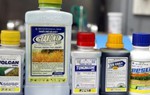 Bé 2 tuổi uống nhầm thuốc diệt cỏ