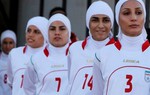 Cầu thủ bóng rổ nữ Hồi giáo được mang khăn hijab thi đấu