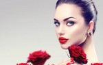 2 cách tự chế nước hoa hồng cho da sáng khỏe