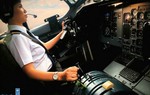 Nữ cơ trưởng trải lòng về nghề 'dị biệt'