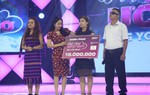 Cô gái người Bana gây ấn tượng khi thi hát mãi ước mơ