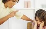 Con nhiều lần nghĩ đến cái chết vì bố mẹ đay nghiến