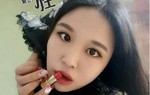 Sốt xình xịch kiểu đánh son ‘xoắn quẩy’ chứng minh mặt thon 