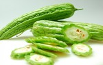 Mướp đắng giúp giảm mụn trứng cá, cải thiện thị lực