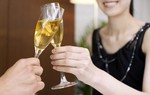 Lấy trộm tiền và trang sức của người tình giấu trong chậu cây cảnh