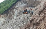 Cảnh tượng lở núi kinh hoàng ở Peru