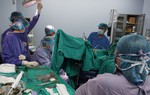 Hoại tử tầng sinh môn vì điều trị bệnh trĩ bằng thuốc nam theo cách rỉ tai
