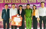 Bàn giao nhà tình nghĩa cho vợ liệt sĩ ở Hà Tĩnh
