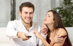 Chồng thú nhận yếu sinh lý, tránh gần gũi vợ suốt 1 năm