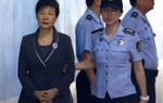 Bà Park Geun-hye bị yêu cầu mức án 12 năm tù vì nhận hối lộ ở Cơ quan tình báo