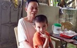 Chồng 96 tuổi vợ vẫn phải đặt vòng vì sợ mang bầu